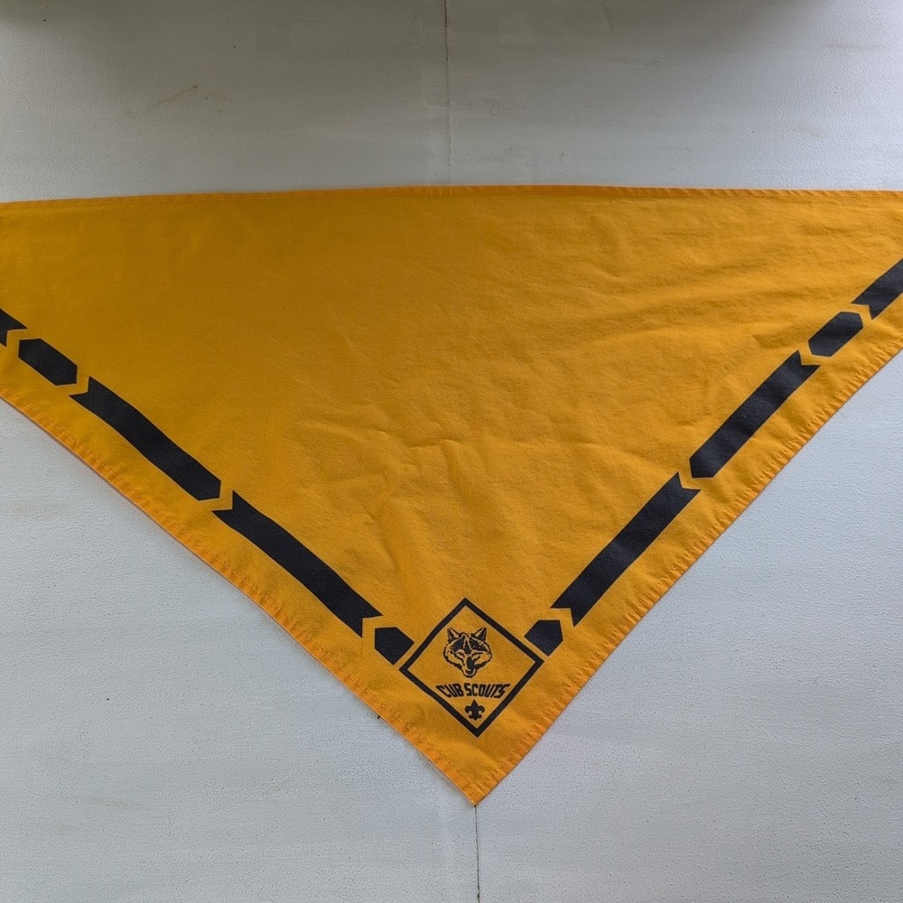 Cub Scouts Wolf Neckerchief Yellow Navy Cotton Polyester Good Condition